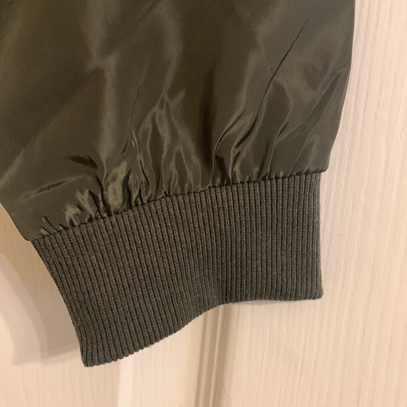 🌞3/$20 Shein Zip Detail Jacket - Picture 5 of 7